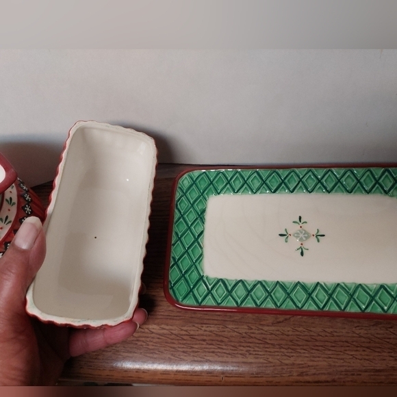 Giftcraft Pioneer-style Holiday Cream Pitcher and Butter Dish - Picture 3 of 11